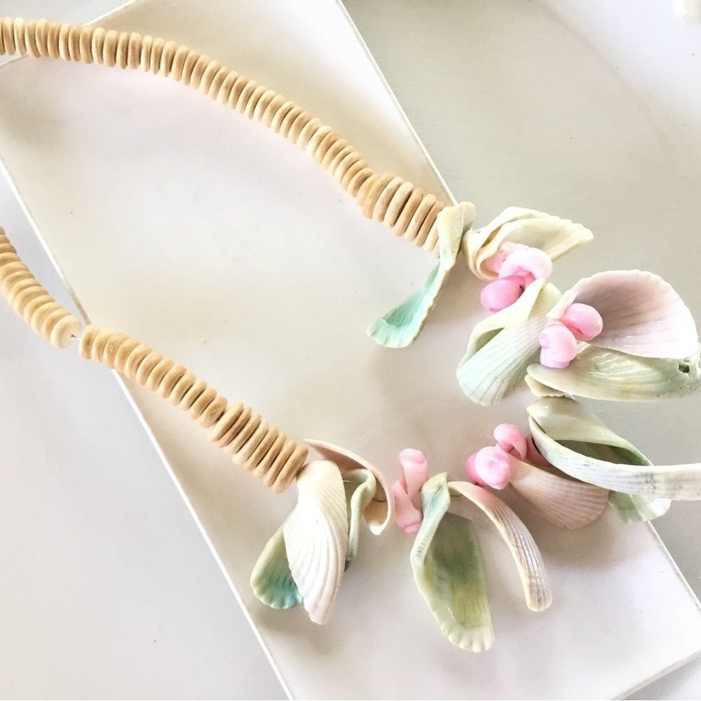 Vintage Shells & Wood Necklace